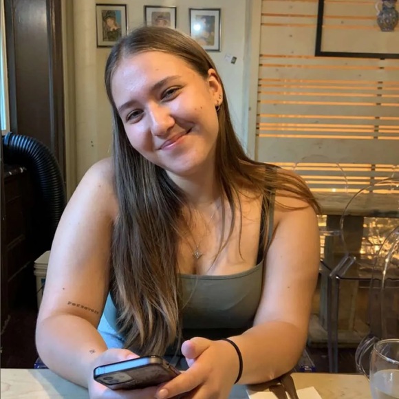 Meet your Posher, Brooklyn - Picture 1 of 2